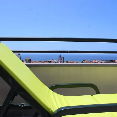 Be My Guest Penthouse Funchal Apartment